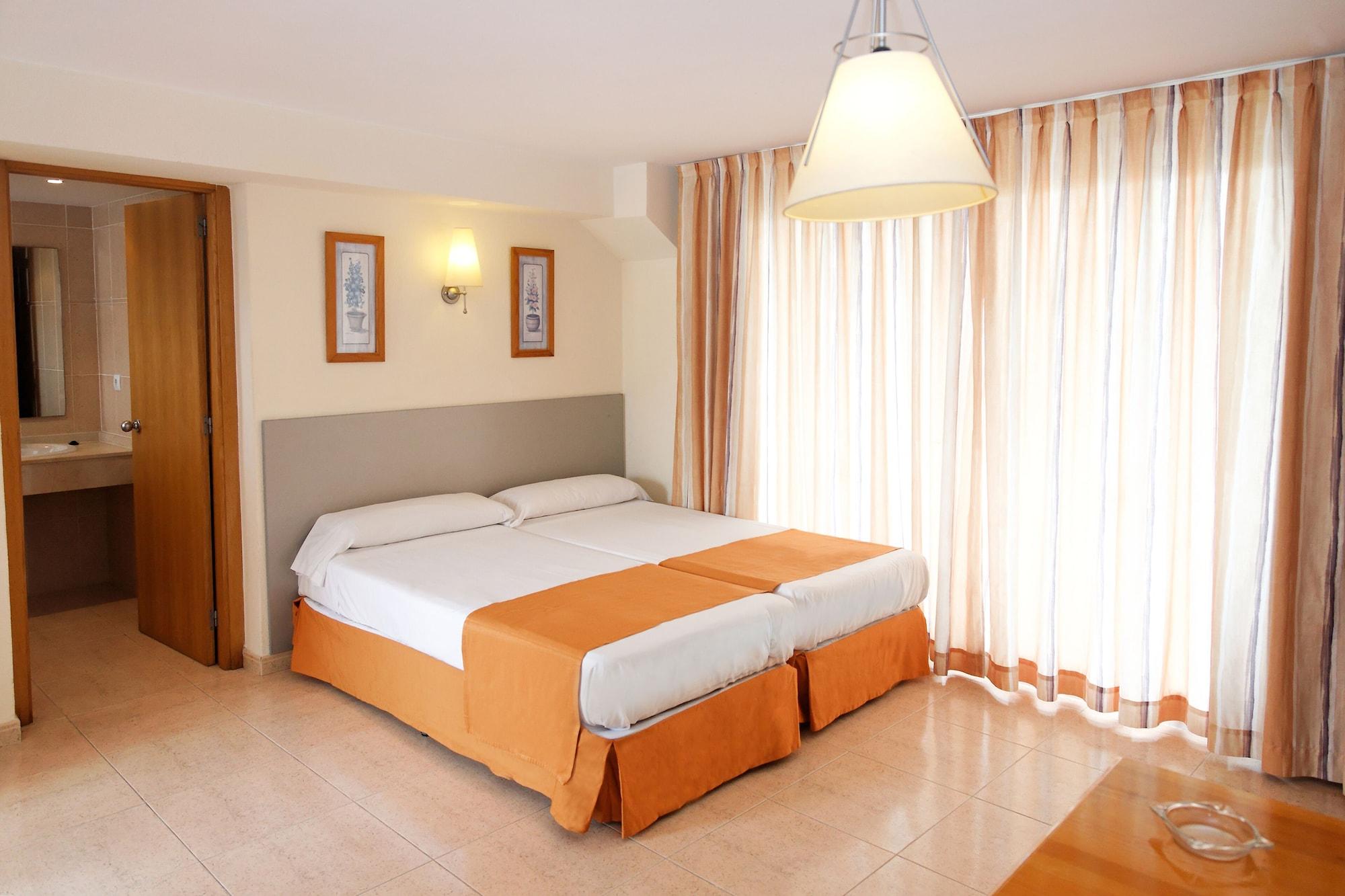 Aparthotel Reco Des Sol Сан-Антонио-Абад Экстерьер фото