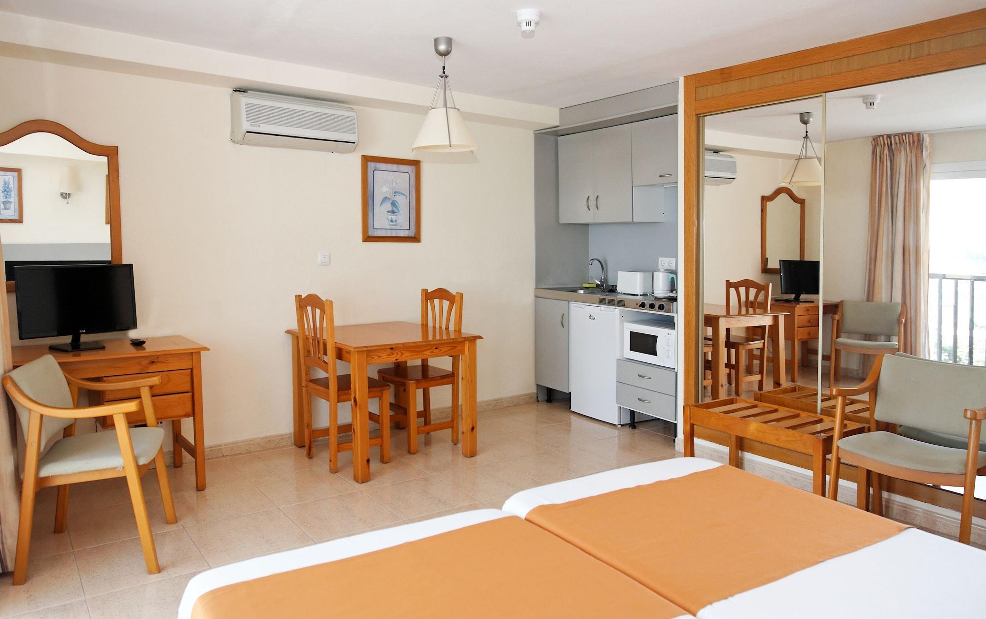 Aparthotel Reco Des Sol Сан-Антонио-Абад Экстерьер фото