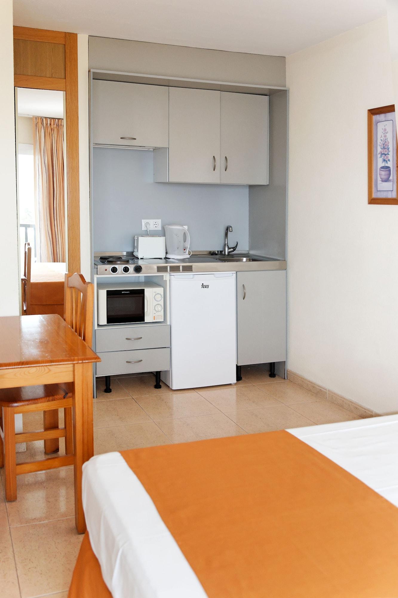 Aparthotel Reco Des Sol Сан-Антонио-Абад Экстерьер фото