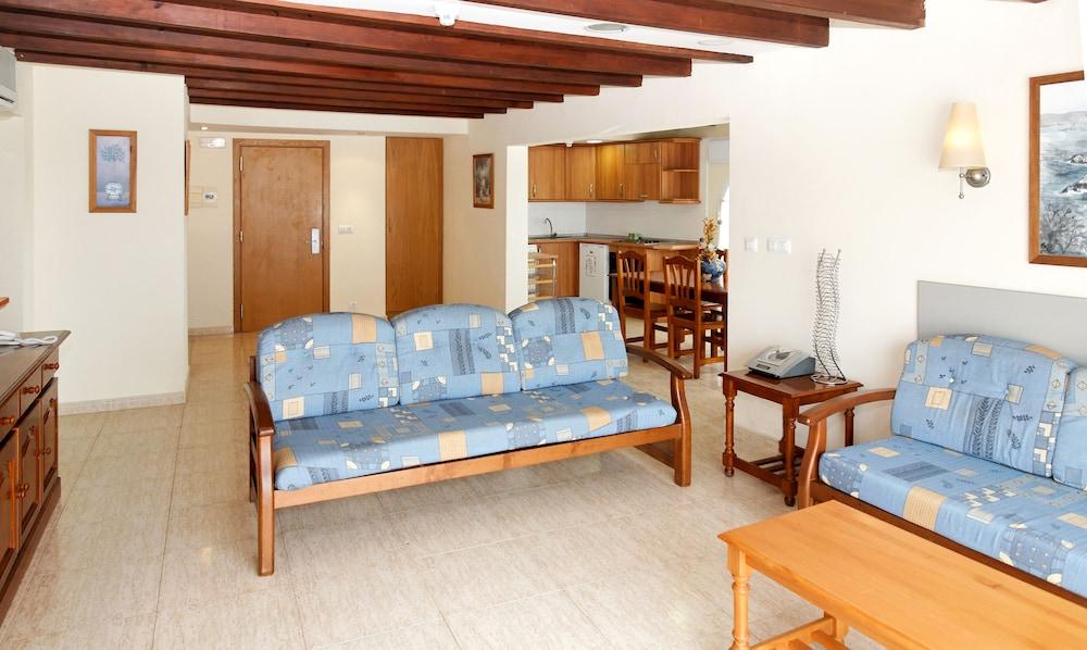 Aparthotel Reco Des Sol Сан-Антонио-Абад Экстерьер фото