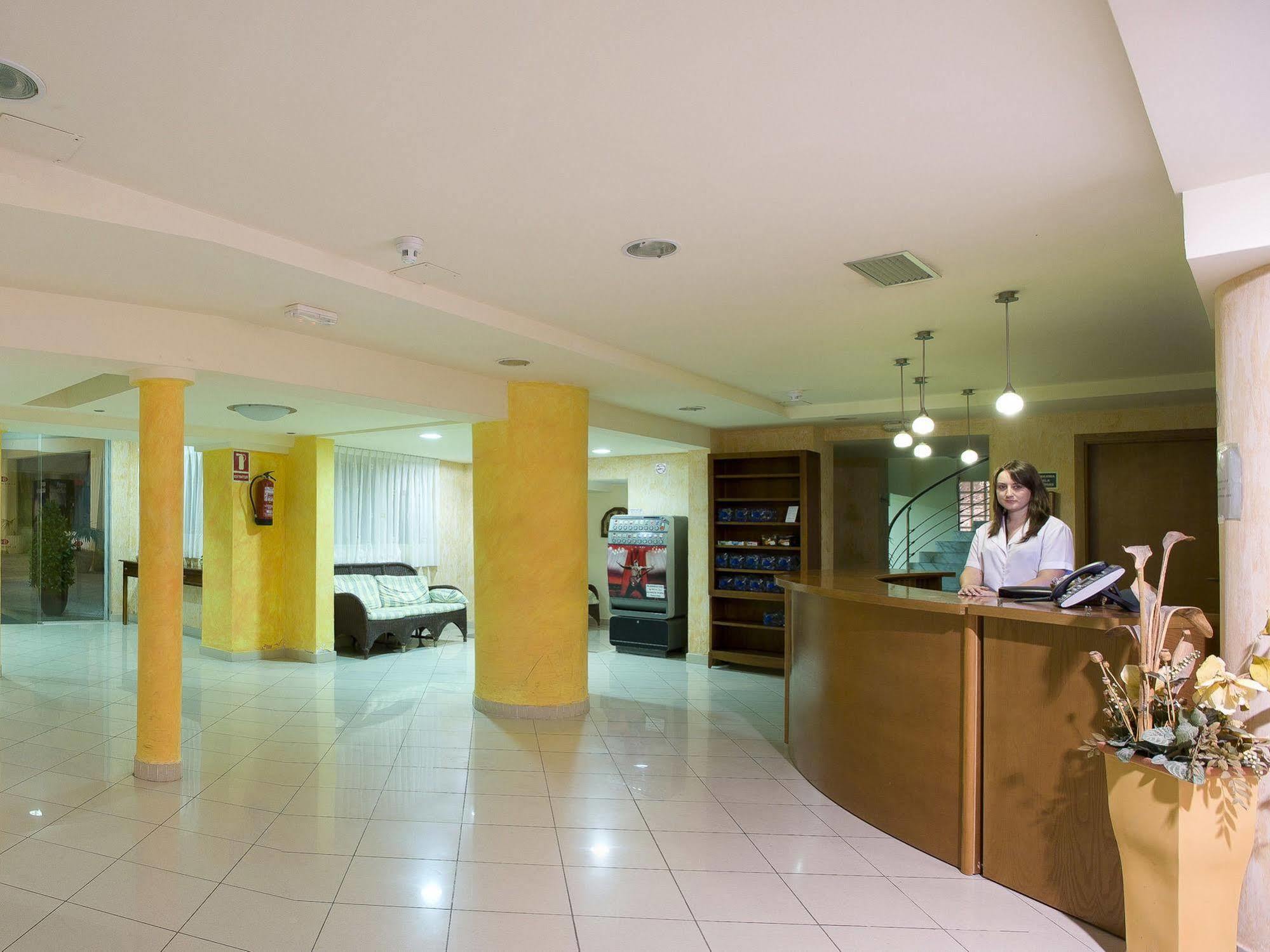 Aparthotel Reco Des Sol Сан-Антонио-Абад Экстерьер фото
